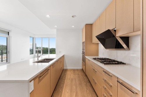 1306-3533 Ross Drive, Vancouver, BC 