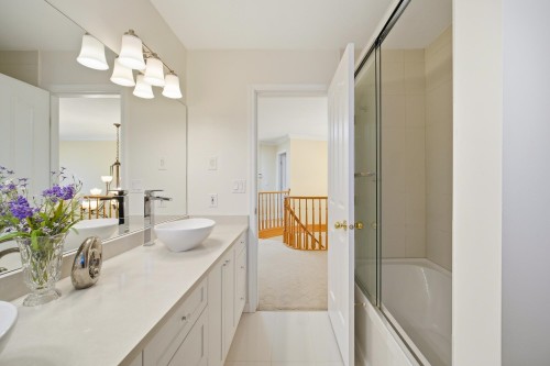 9113 Briar Road, Burnaby, BC - Indoor Photo Showing Bathroom