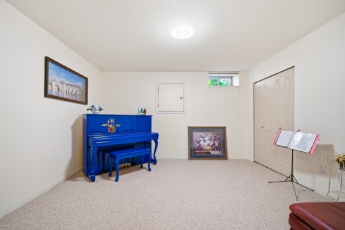 9113 Briar Road, Burnaby, BC - Indoor Photo Showing Other Room