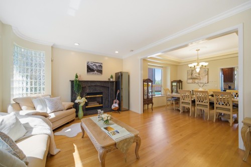 9113 Briar Road, Burnaby, BC - Indoor Photo Showing Living Room With Fireplace