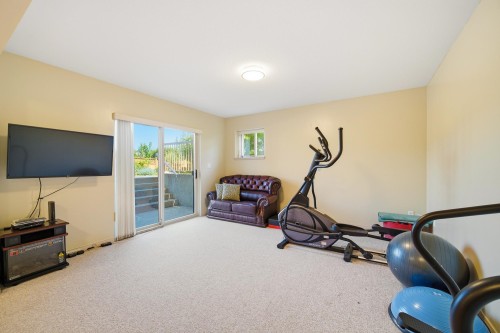 9113 Briar Road, Burnaby, BC - Indoor Photo Showing Gym Room