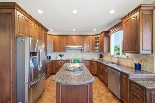 9113 Briar Road, Burnaby, BC - Indoor Photo Showing Kitchen With Double Sink