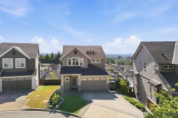 10447 248 Street  Maple Ridge, BC V2W 0H8
