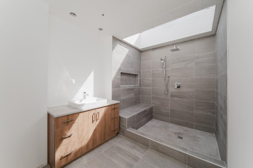 3974 10Th Avenue W, Vancouver, BC 