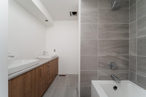 3974 10Th Avenue W, Vancouver, BC 