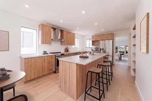 3974 10Th Avenue W, Vancouver, BC 