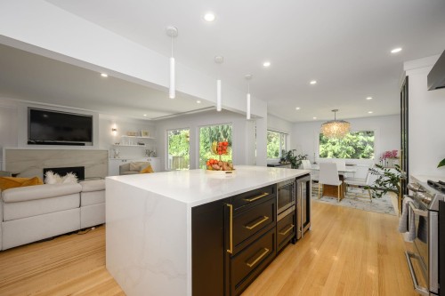 1047 Winslow Avenue, Coquitlam, BC 