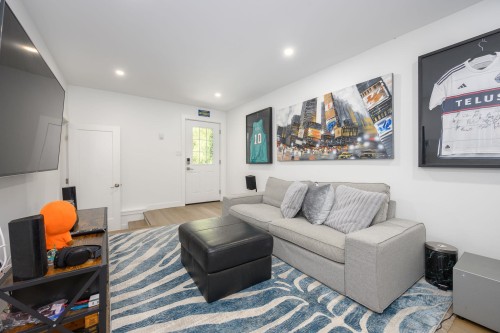 1047 Winslow Avenue, Coquitlam, BC 
