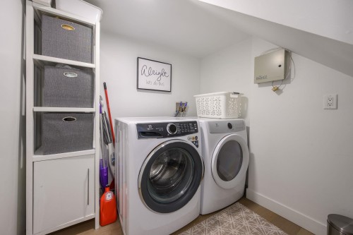 1047 Winslow Avenue, Coquitlam, BC 