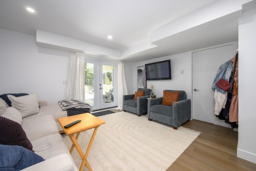 1047 Winslow Avenue, Coquitlam, BC 