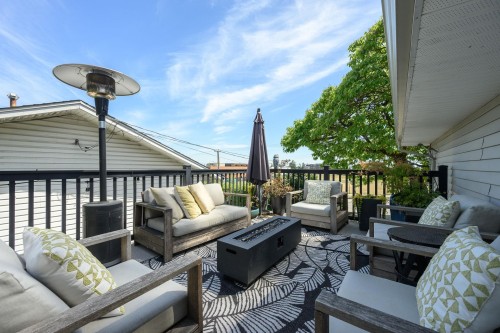 1047 Winslow Avenue, Coquitlam, BC 