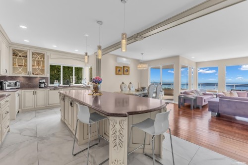 2589 Chairlift Road, West Vancouver, BC 