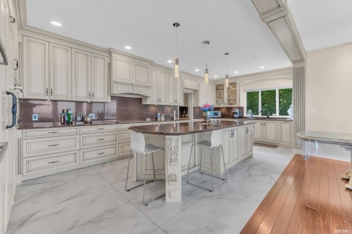 2589 Chairlift Road, West Vancouver, BC 