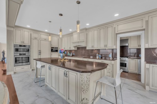 2589 Chairlift Road, West Vancouver, BC 