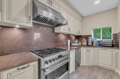 2589 Chairlift Road, West Vancouver, BC 