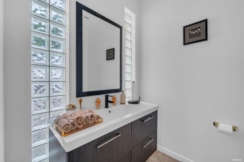 2589 Chairlift Road, West Vancouver, BC 