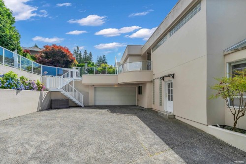 2589 Chairlift Road, West Vancouver, BC 
