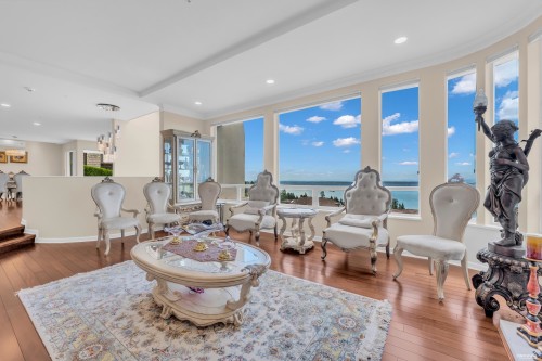 2589 Chairlift Road, West Vancouver, BC 
