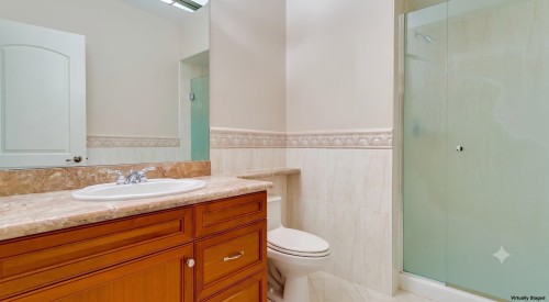 3395 Thompson Crescent, West Vancouver, BC - Indoor Photo Showing Bathroom