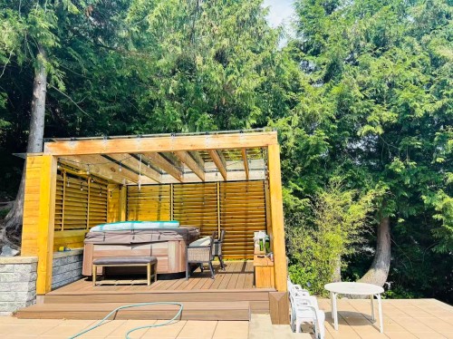 3395 Thompson Crescent, West Vancouver, BC - Outdoor