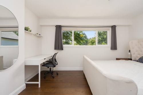 457 23Rd Street W, North Vancouver, BC 