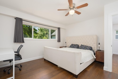 457 23Rd Street W, North Vancouver, BC 