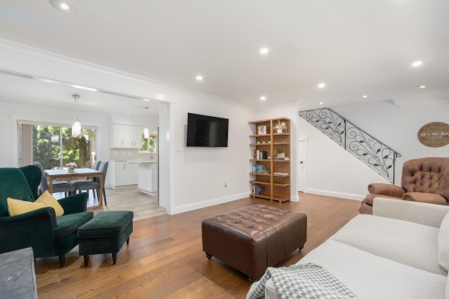 457 23Rd Street W, North Vancouver, BC 