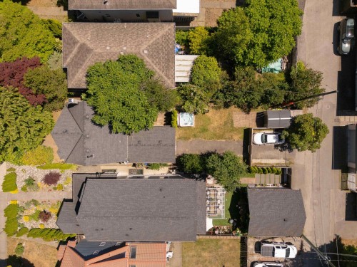 457 23Rd Street W, North Vancouver, BC 