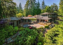 340X Southborough Drive West Vancouver, BC V7S 1C2