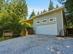 1304 Oles Place  Roberts Creek, BC V0N 2W2