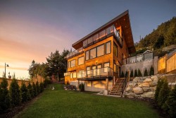35 Kelvin Grove Way West Vancouver, BC V0N 2E0
