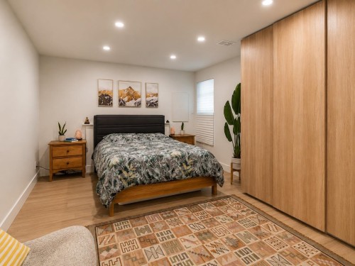 869 Clements Avenue, North Vancouver, BC - Indoor Photo Showing Bedroom
