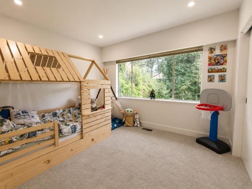 869 Clements Avenue, North Vancouver, BC - Indoor Photo Showing Other Room