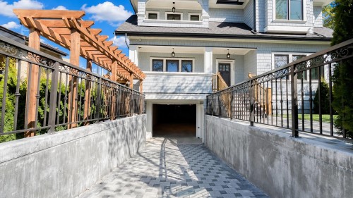 2373 7Th Avenue W, Vancouver, BC 