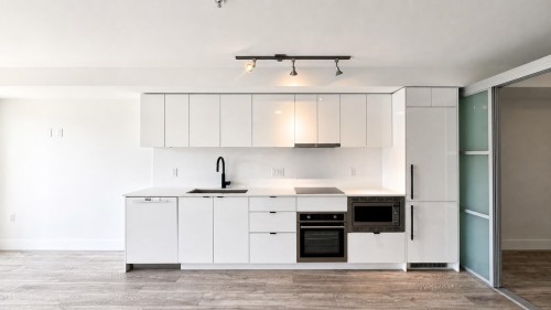 308-630 Broadway E, Vancouver, BC 