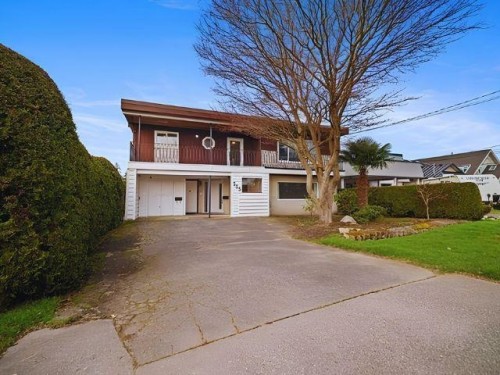 225 67a Street  Delta, BC V4L 1L2