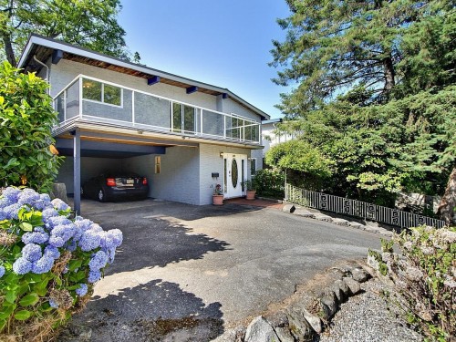 1106 Heywood Street  North Vancouver, BC V7L 1H4