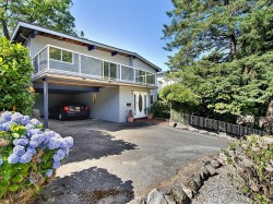 1106 Heywood Street  North Vancouver, BC V7L 1H4