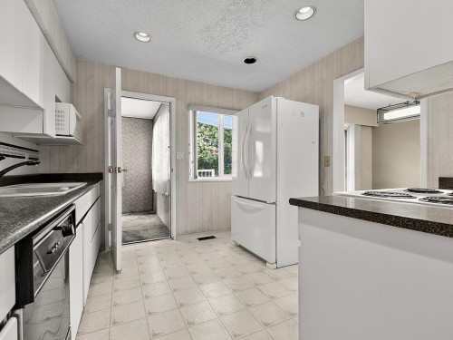 1106 Heywood Street, North Vancouver, BC 
