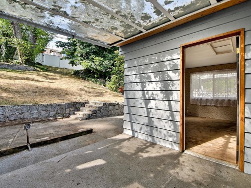 1106 Heywood Street, North Vancouver, BC 
