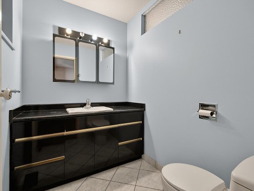 1106 Heywood Street, North Vancouver, BC 