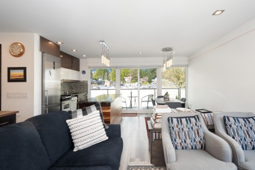 303-1845 Bellevue Avenue, West Vancouver, BC 
