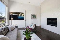304-2108 12th Avenue W Vancouver, BC V6K 2N2