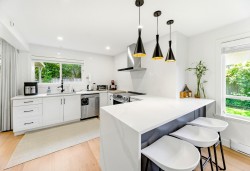 16-8631 No. 3 Road  Richmond, BC V6Y 2E6