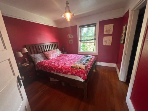 364 14Th Street E, North Vancouver, BC 