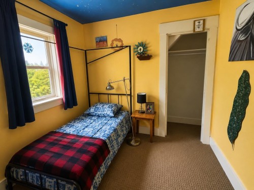 364 14Th Street E, North Vancouver, BC 