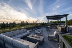 501-2102 48th Avenue W Vancouver, BC V6M 2P5