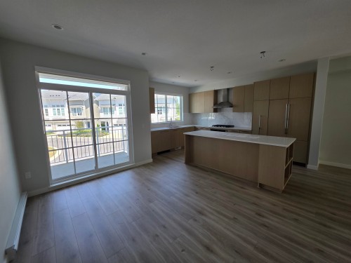 59-5311 Admiral Way, Delta, BC - Indoor Photo Showing Kitchen