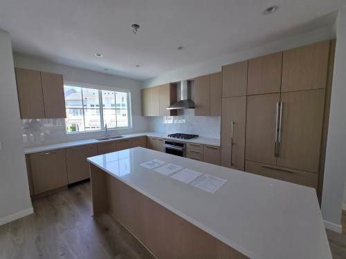 59-5311 Admiral Way, Delta, BC - Indoor Photo Showing Kitchen