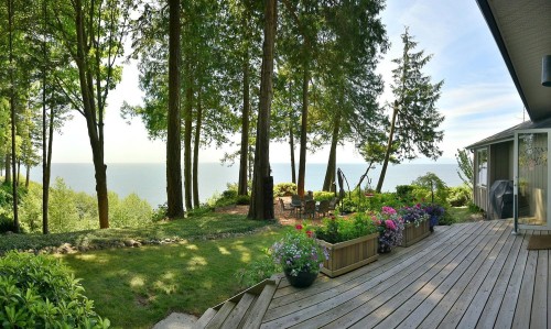 7647 Eureka Place, Halfmoon Bay, BC 